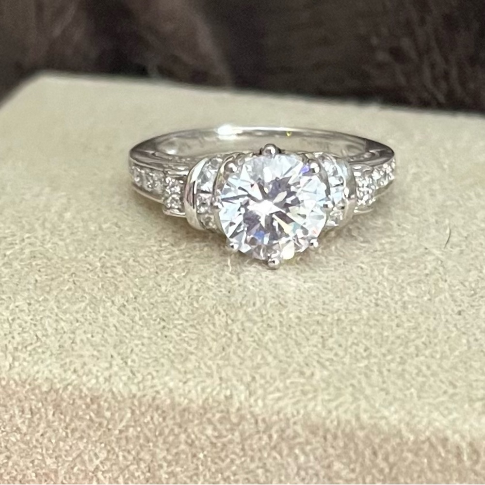 JTV Silver Ring with Sparkling White Stones